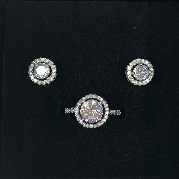 Jewelry - 👏🏼CLEARANCE👏🏼S925 Sterling Sliver doing stud earring and ring